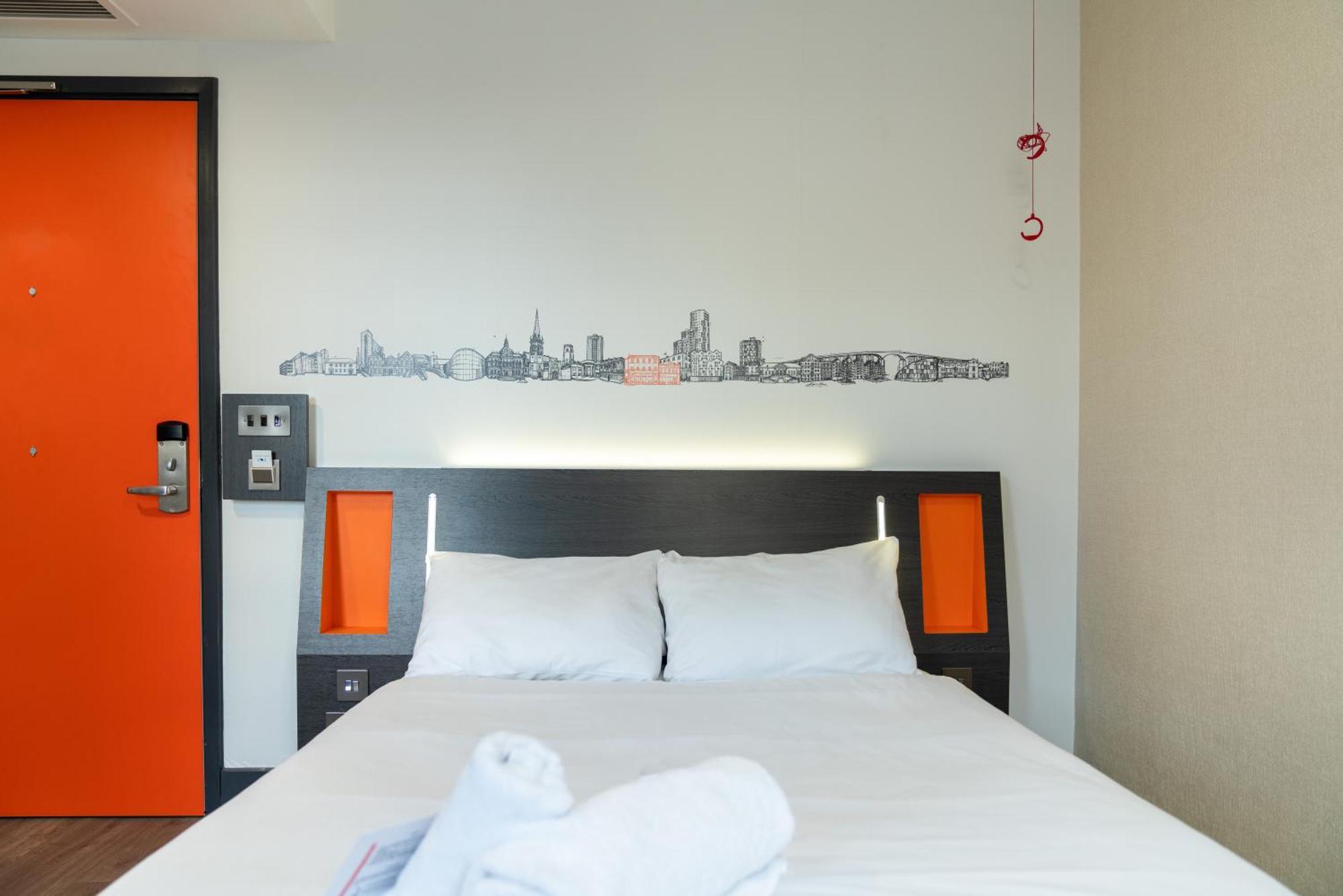 Easyhotel
